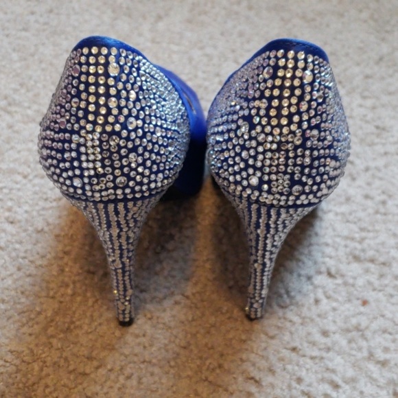 Shoes - Picture 2 of 6